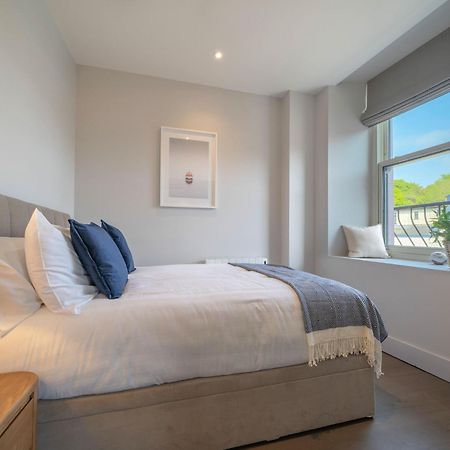 Number One Townhouse Bed & Breakfast Kinsale Exterior photo